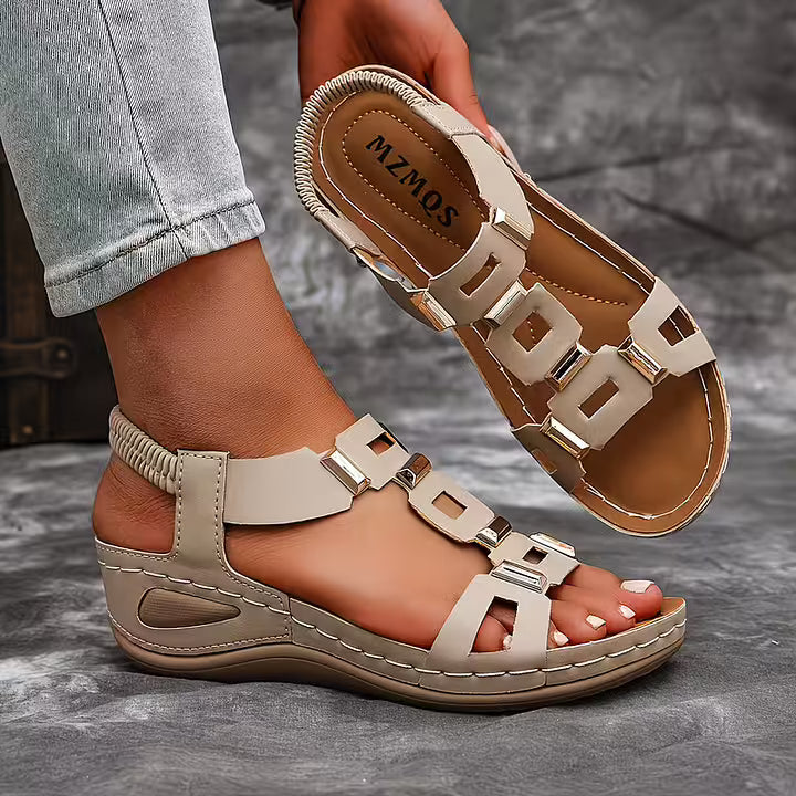 Women's fashion platform sandals, black, featuring a secure ankle strap and elegant design.