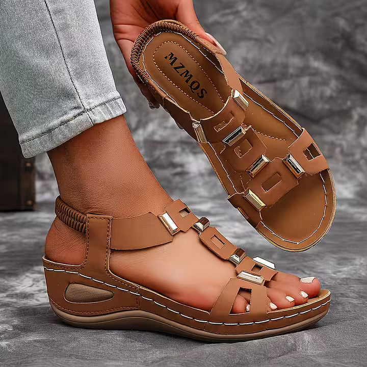 Summer open-toe platform sandals, white, with a graceful and comfortable ankle strap for women.