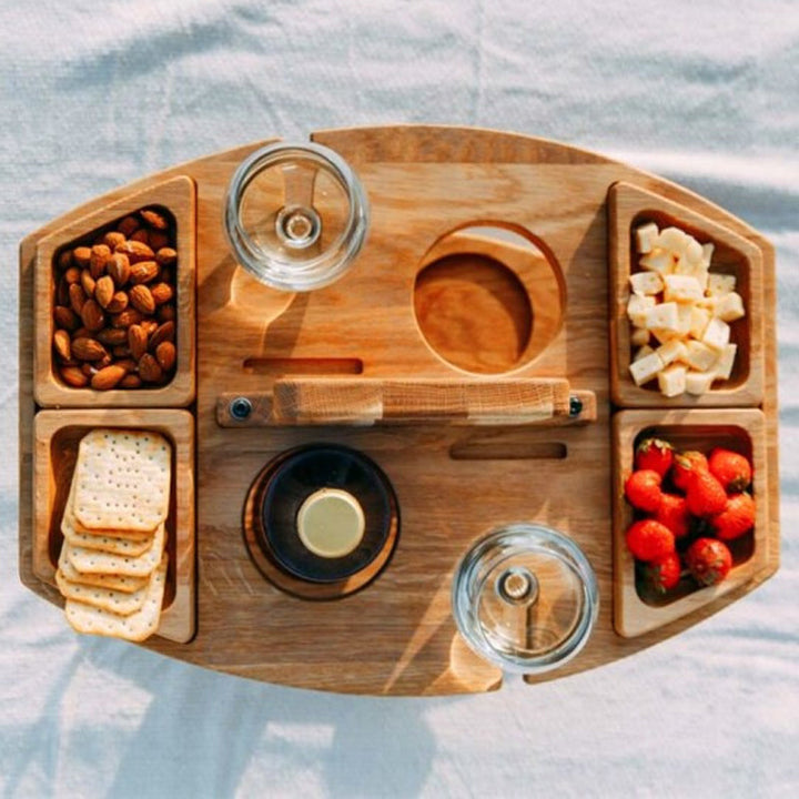 Draagbare Houten Picknickwijntafel for convenient outdoor wine service.