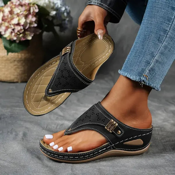 Women's orthopaedic comfort sandals with arch support, ideal for all-day wear and foot health.