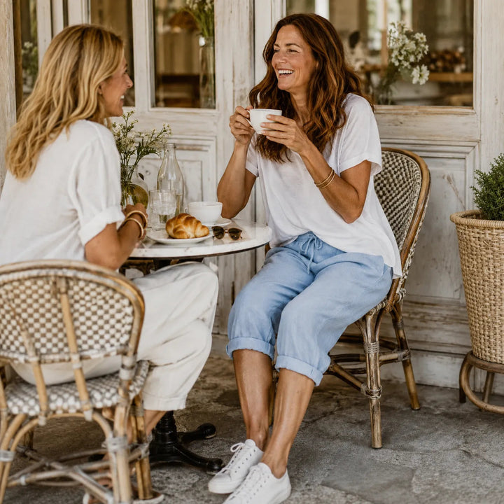 Women's versatile pull-on capris for summer, effortless comfort with elastic waist & folded cuff.