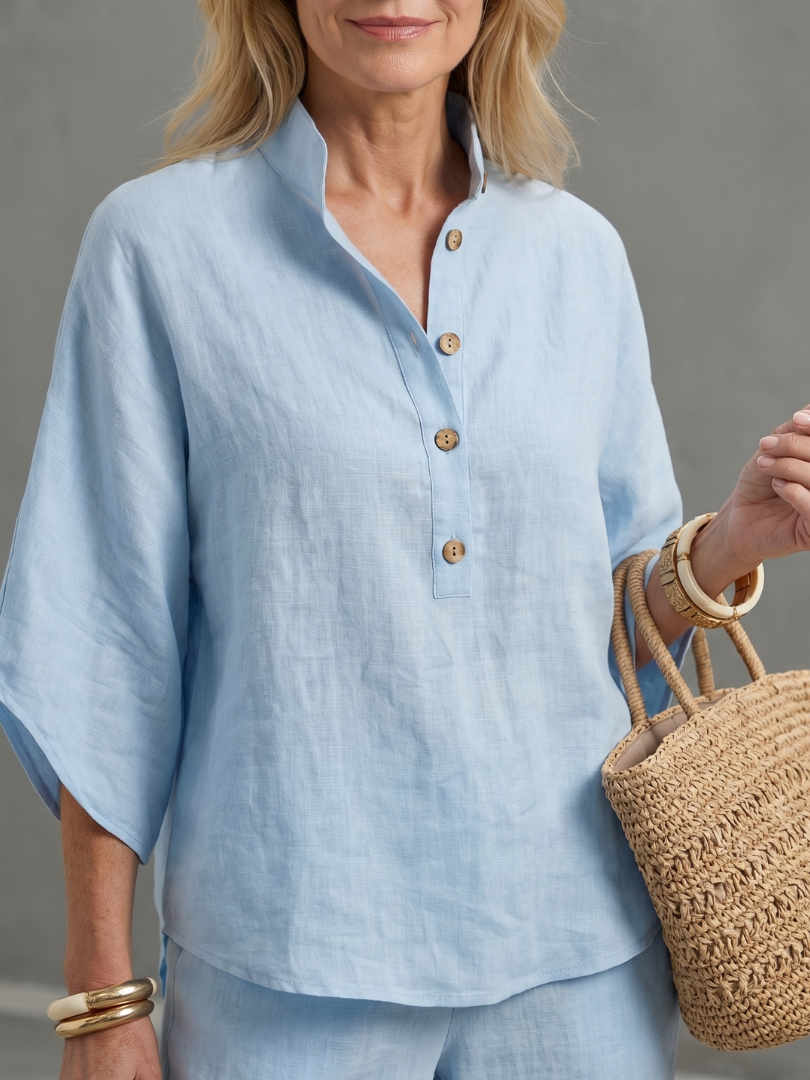 Women's comfortable two-piece set, relaxed fit leisurewear for everyday casual lounge wear.