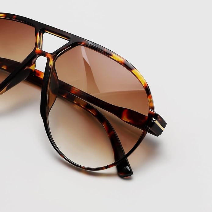 Men's retro oversized aviator sunglasses, square frame, stylish vintage 70s accessory.