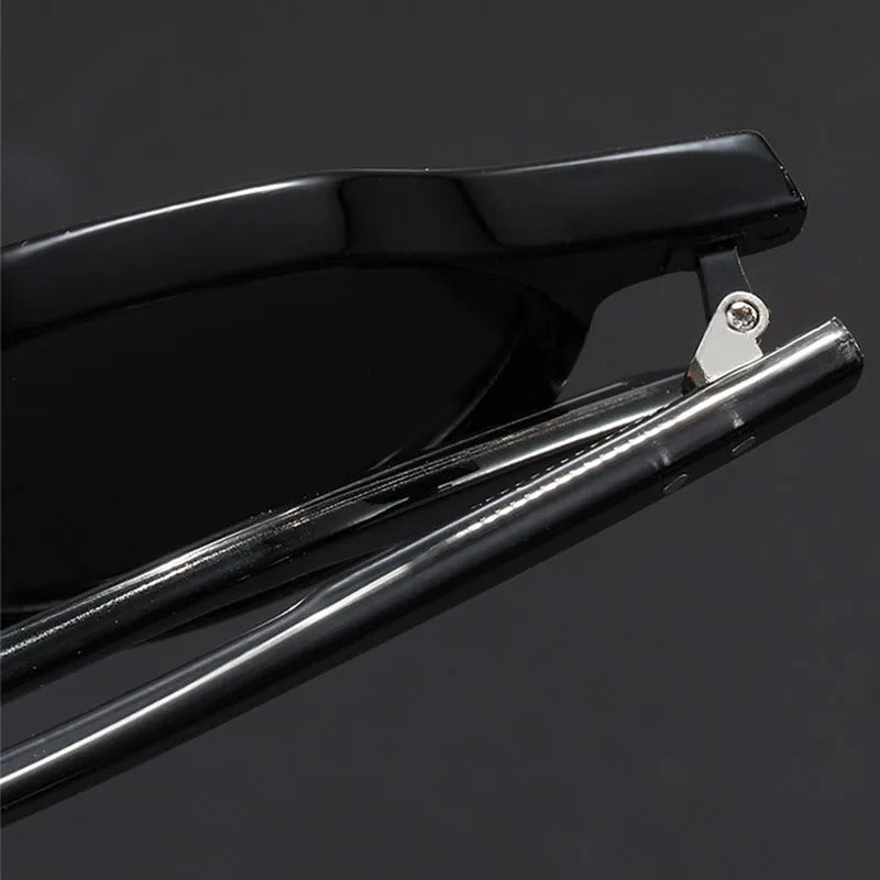 Fashionable women's retro sunglasses, combining vintage style with modern UV eye protection.
