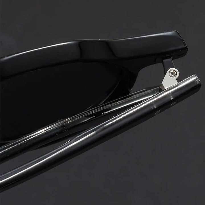Fashionable women's retro sunglasses, combining vintage style with modern UV eye protection.