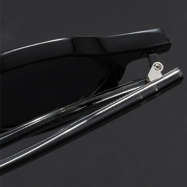 Retro women's sunglasses, a stylish and elegant fashion accessory offering essential UV eye protection.