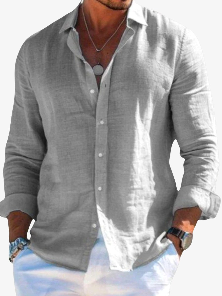 Men's lightweight casual button-up shirt in a relaxed fit, perfect for everyday comfort and versatile styling.