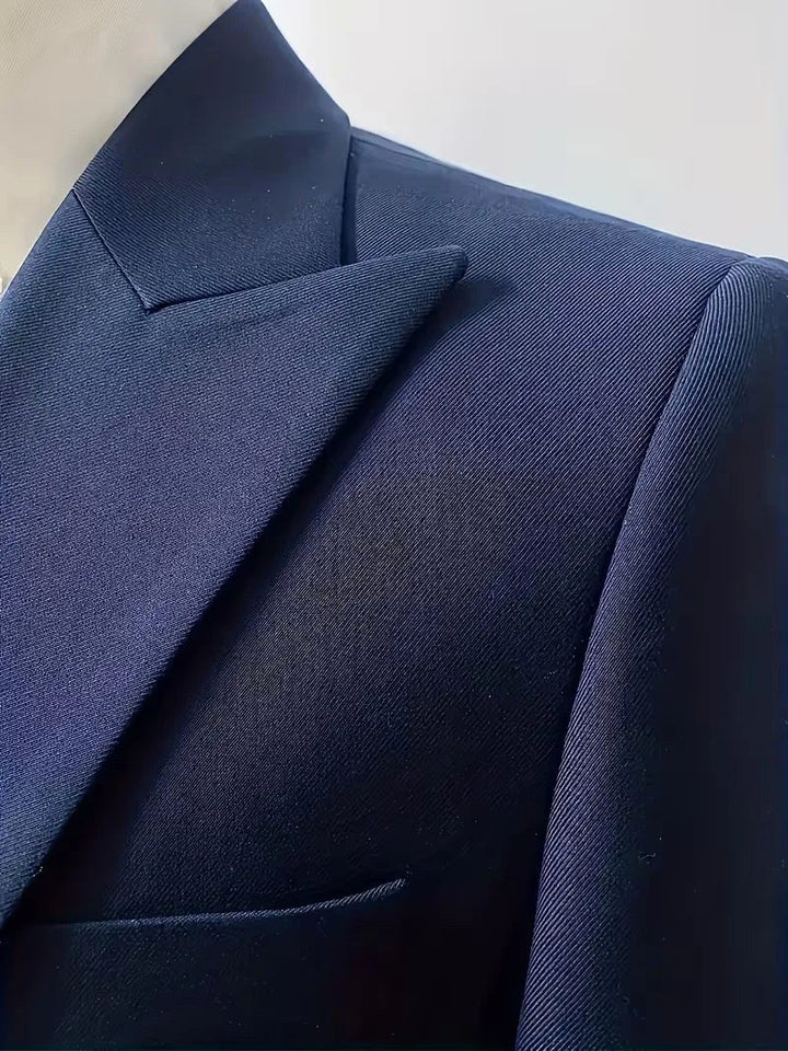 Slim fit formal men's trousers. Matching pants for an elegant three-piece suit. Ideal for events.