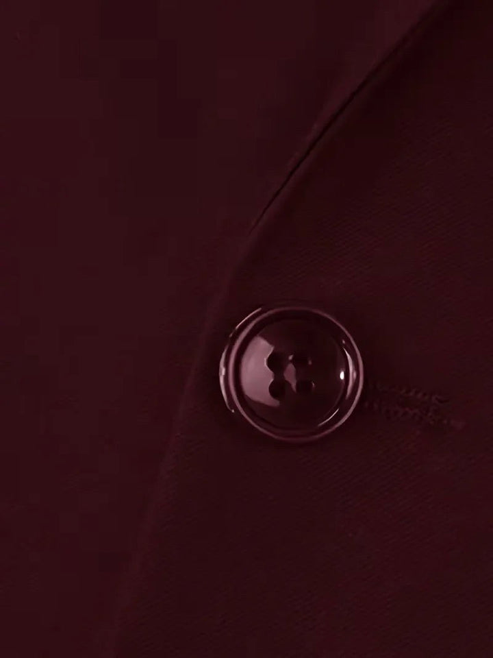 Men's party suit: Slim fit three-piece formal wear. Look sharp at any event or celebration.