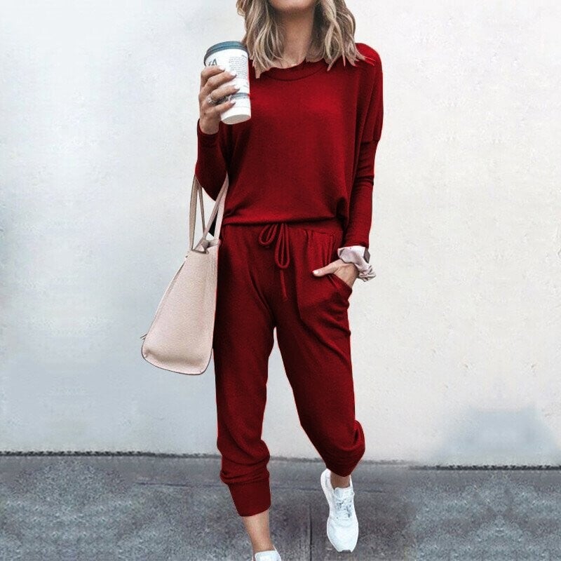 Women's cozy long sleeve lounge set, a comfortable relaxed fit two-piece for casual loungewear.