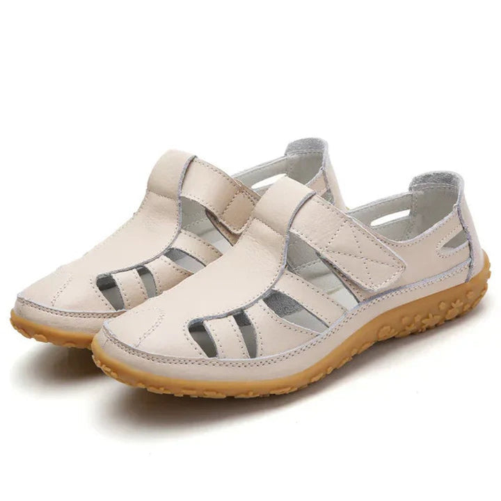 Closed-toe women's orthopedic shoes in a chic design, offering premium arch support & stability.