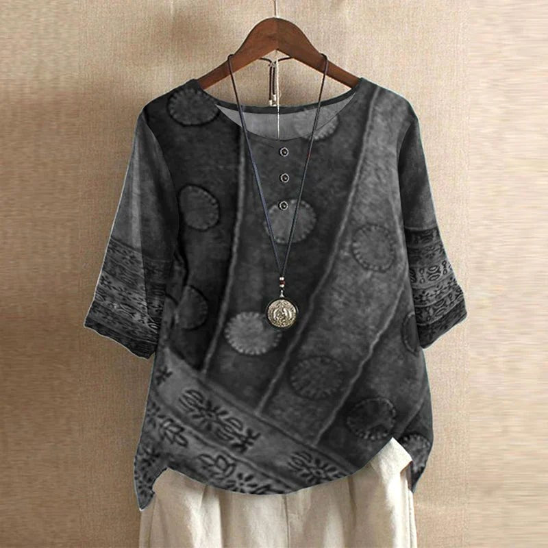 Vintage fashion women's floral summer top, a lightweight retro blouse perfect for holidays.