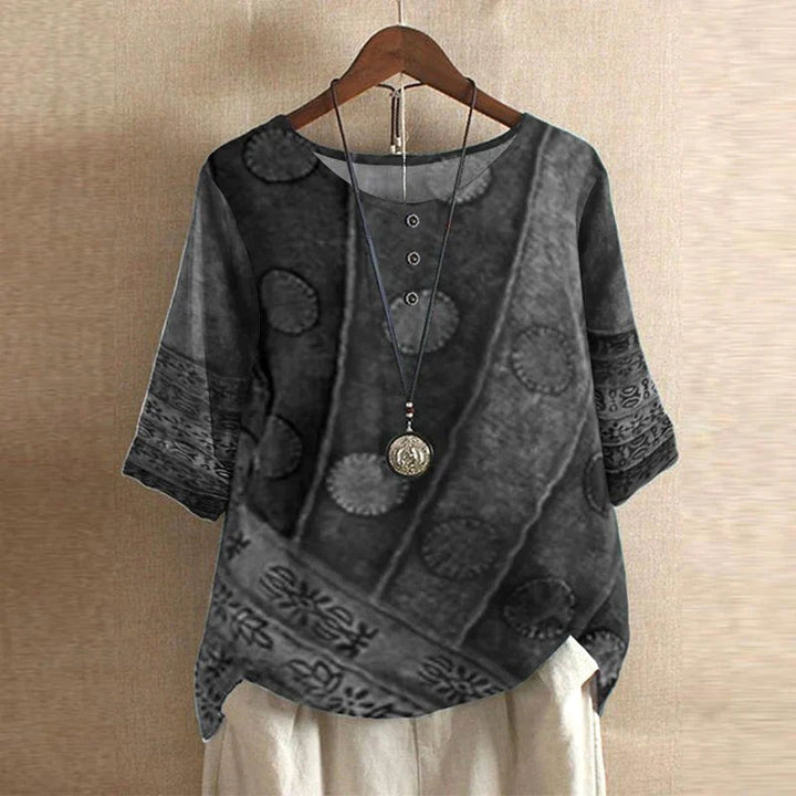 Vintage fashion women's floral summer top, a lightweight retro blouse perfect for holidays.