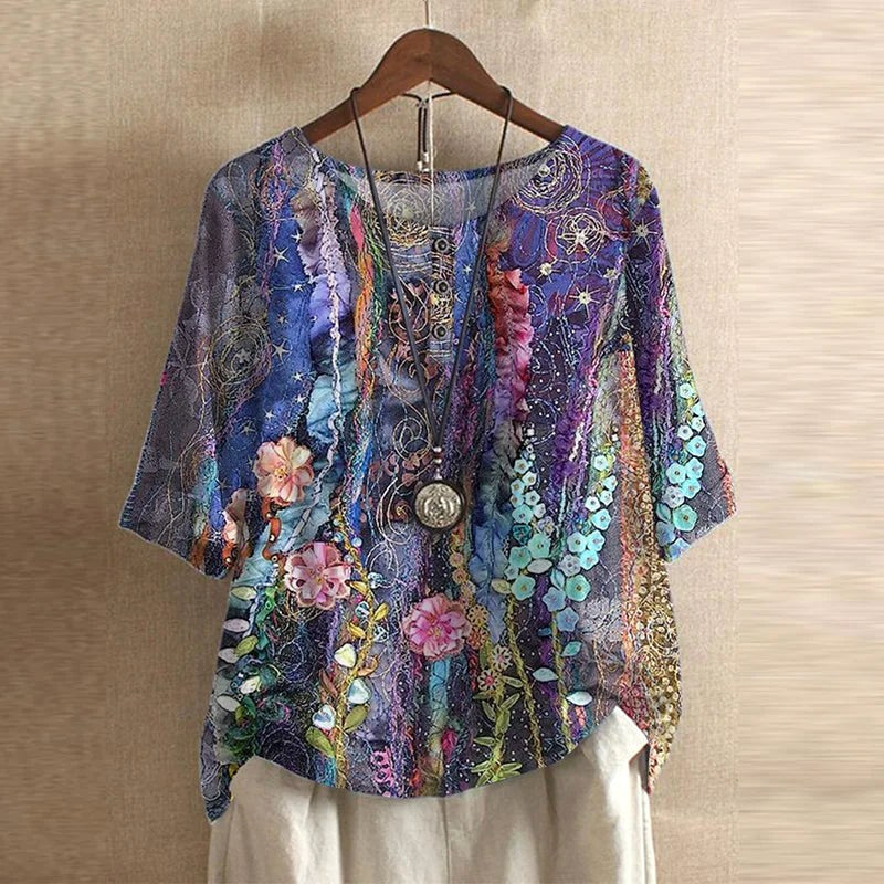 Casual women's retro floral blouse, a lightweight short sleeve top ideal for summer and vintage style.