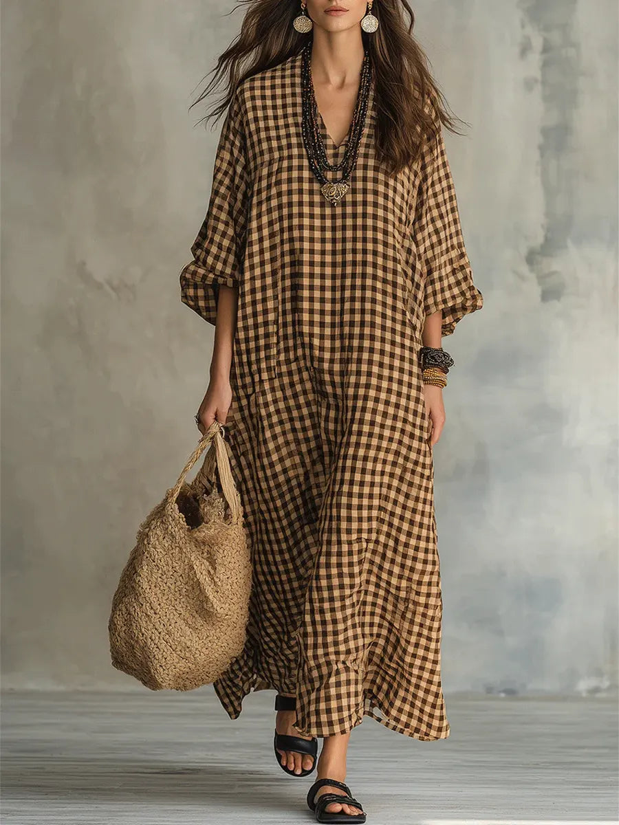 Women's classic black & white gingham oversized maxi dress with flowy design, perfect for casual spring & summer wear.