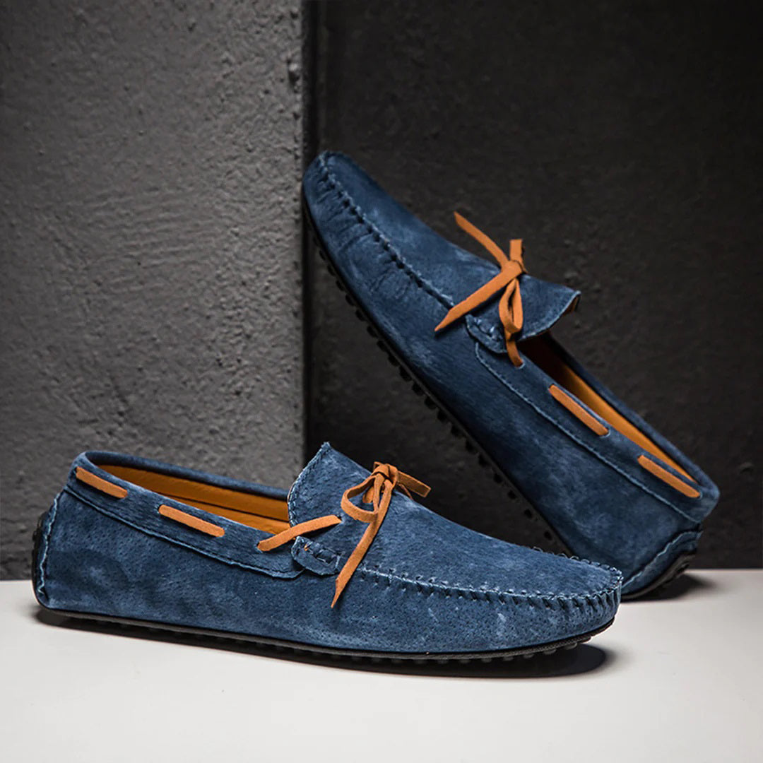 Versatile men's moccasin-style driving loafers, ideal for summer, casual, and weekend outfits.