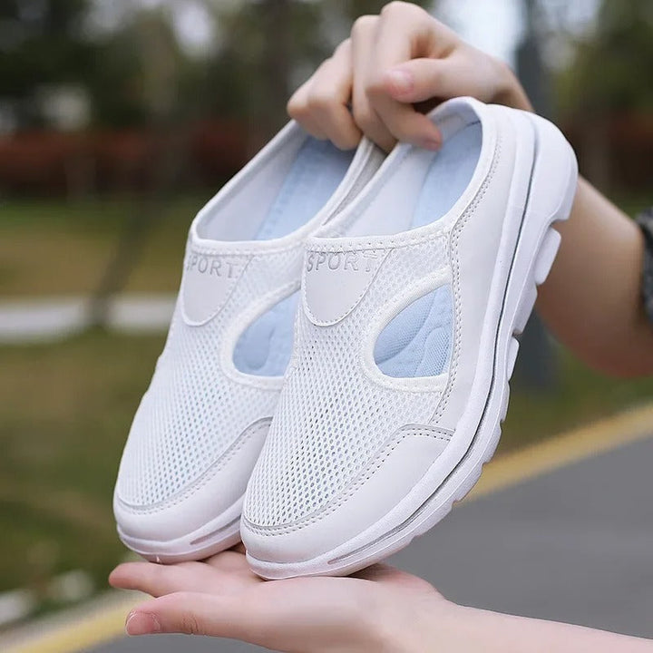 Comfortable women's sandals for daily wear, providing excellent cushioning, arch support & foot relief.
