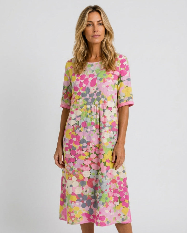 Sophisticated women's casual floral midi dress, featuring a round neck and comfortable fit.