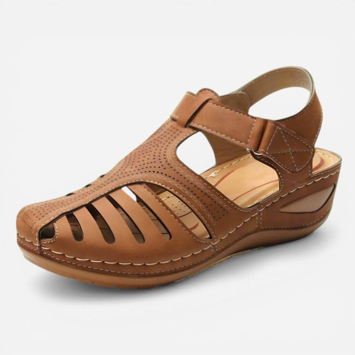 Casual women's Shayla slip-on sandals with orthopaedic foot support for all-day comfort. Perfect for summer.