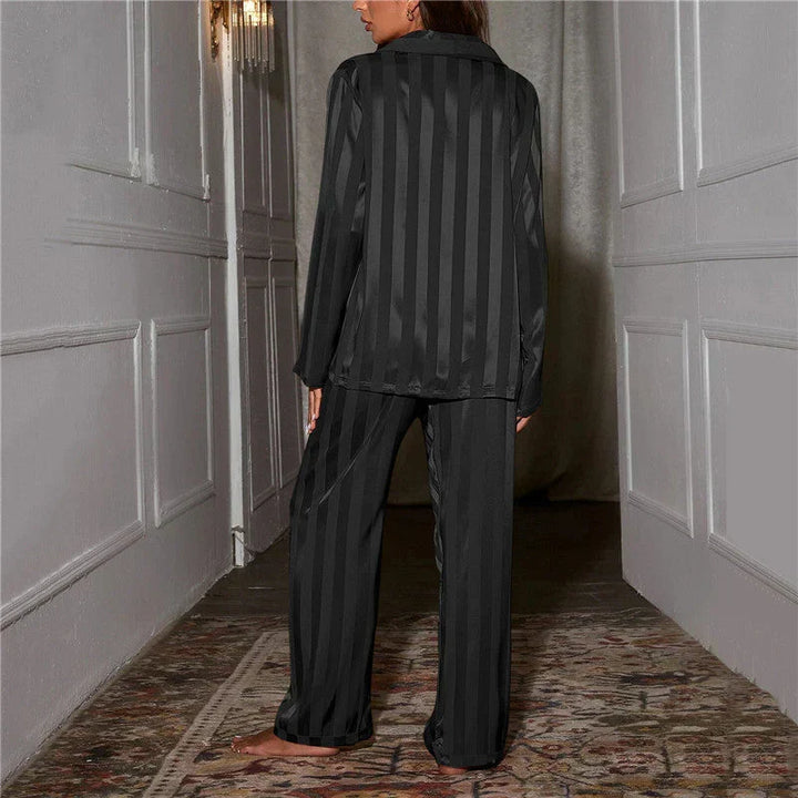 Women's Emilia two-piece pyjama set, soft and comfortable sleepwear.