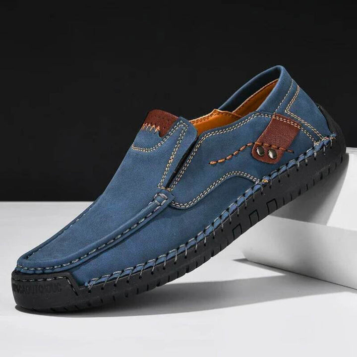 Men's comfortable slip-on shoes for easy wear, featuring arch support & versatile style for everyday walking.