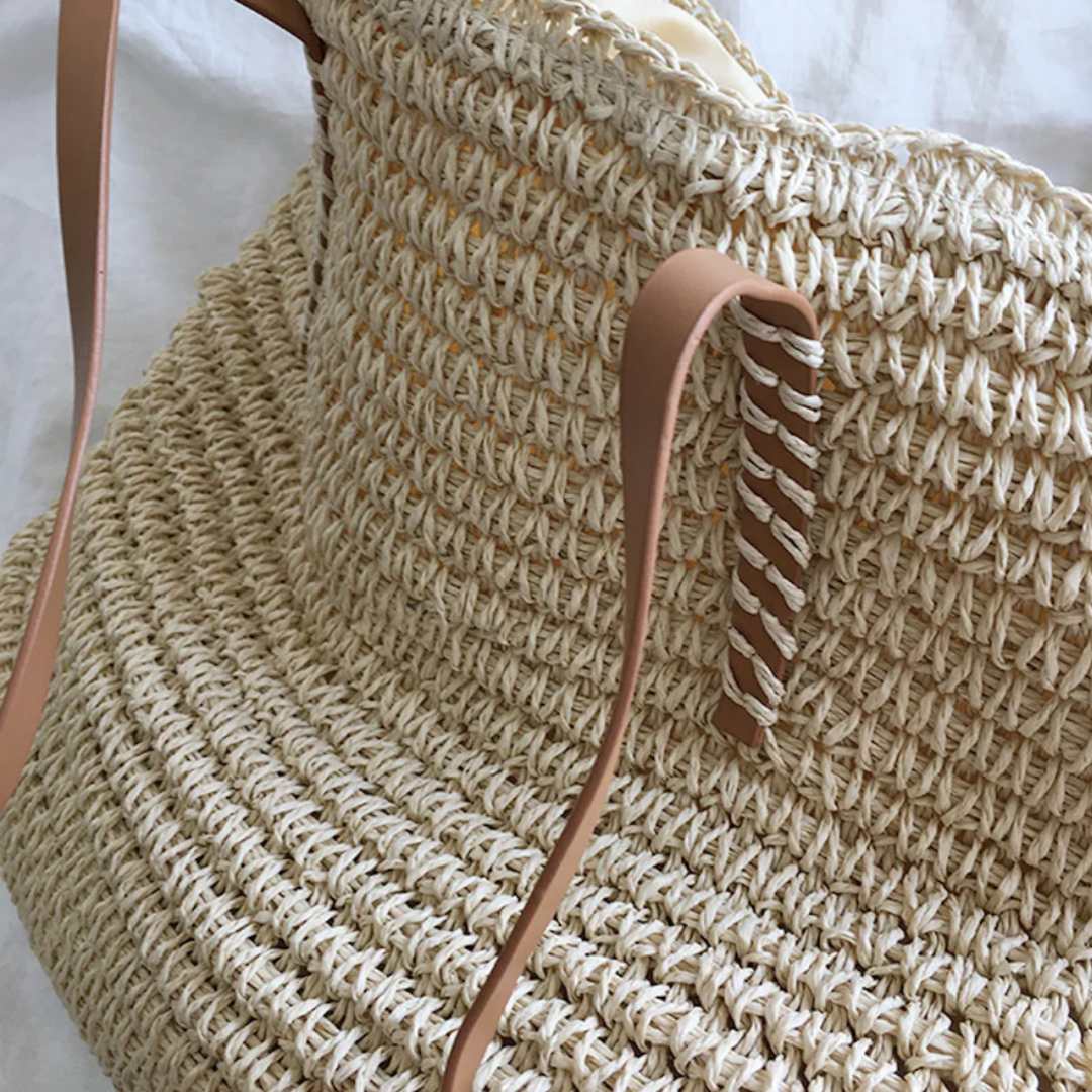 Versatile women's purse, large capacity & woven style, a daily essential accessory.