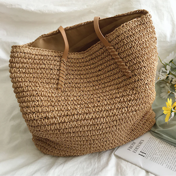 Women's versatile shoulder bag with spacious interior, ideal for daily use and essentials.