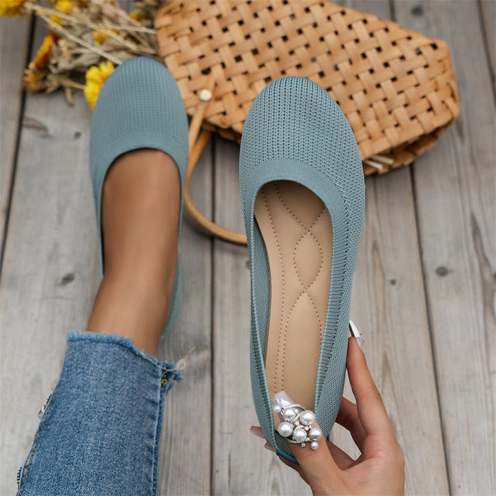 Casual women's walking sandals, non-slip & comfortable for everyday elegant wear.