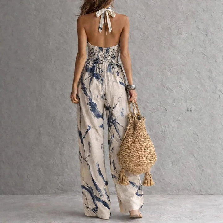Women's flowy halter maxi dress in elegant style for summer fashion. Comfortable & versatile.