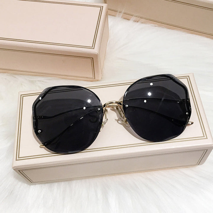 Chic ombre boho sunglasses for women with UV protected gradient lenses. Stylish and trendy summer eyewear.