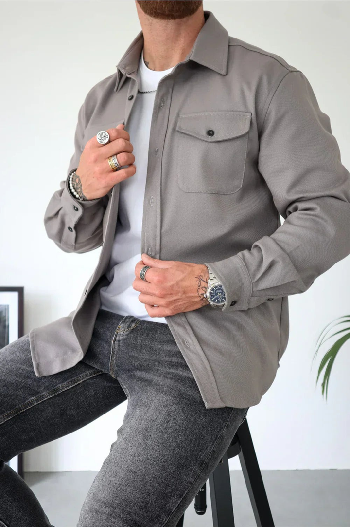 Men's stylish casual overshirt for effortless layering. Versatile long-sleeve button-up for smart casual looks.