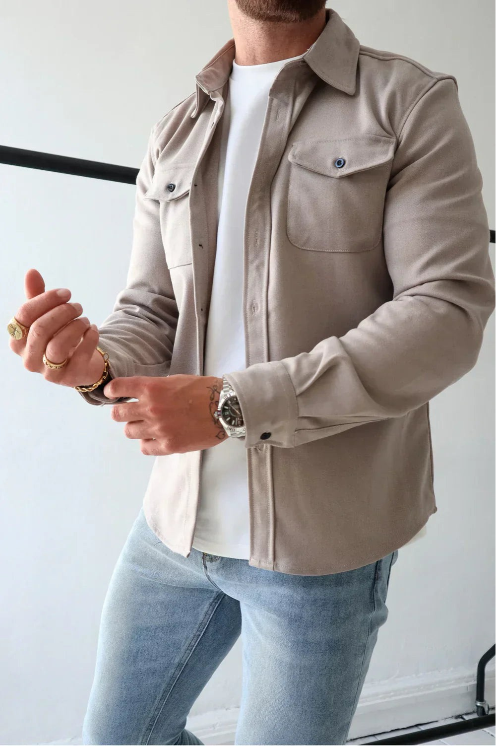 Comfortable men's overshirt. A versatile long-sleeve shirt for effortless layering and smart casual style.