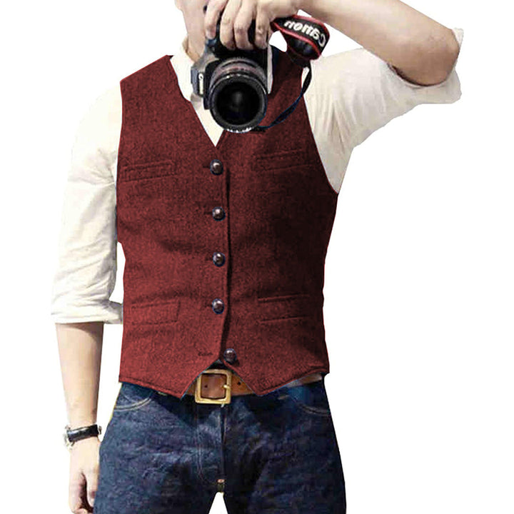 Men's versatile denim vest. Stylish sleeveless jean jacket for layering, adding a classic touch to casual fashion.