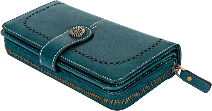 Front flap of women's stylish wristlet wallet, large capacity, PU leather, with RFID protection.