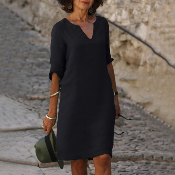 Versatile women's Sofia summer dress, suitable for casual outings or elegant parties.
