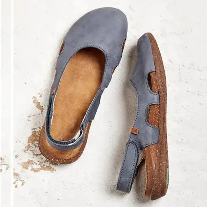 Comfortable women's supportive sandals, perfect open-toe footwear for summer, beach & casual walking.