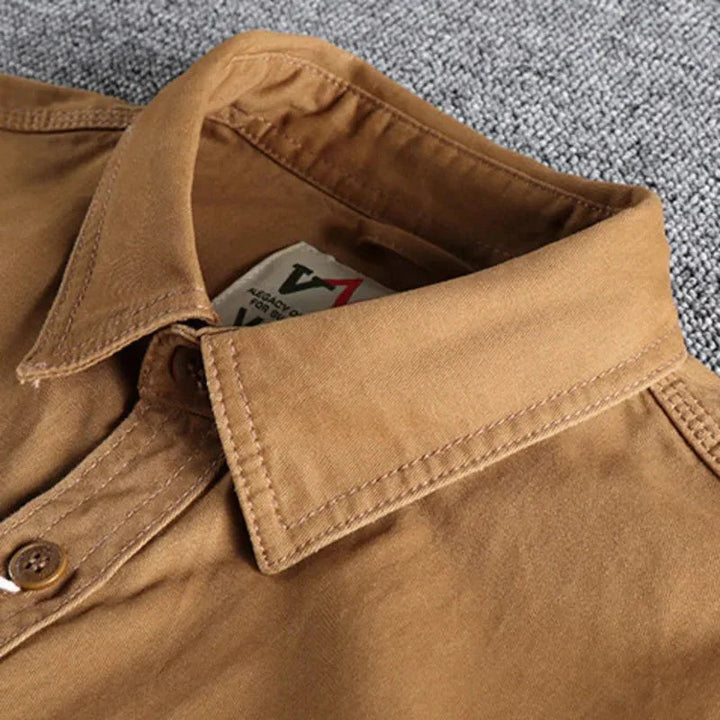 Stylish men's utility shirt, a comfortable long-sleeve top designed for everyday fashion.