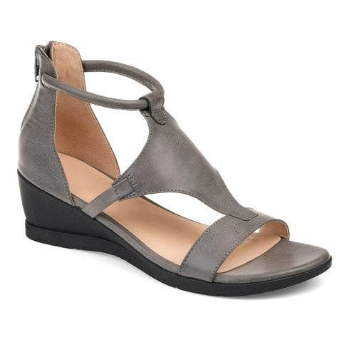 Casual yet chic women's sandals with orthopedic support for tired feet.