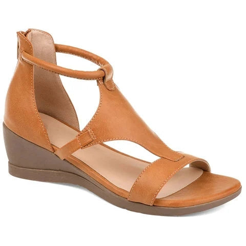 The perfect blend of style and support: women's orthopedic everyday sandals.