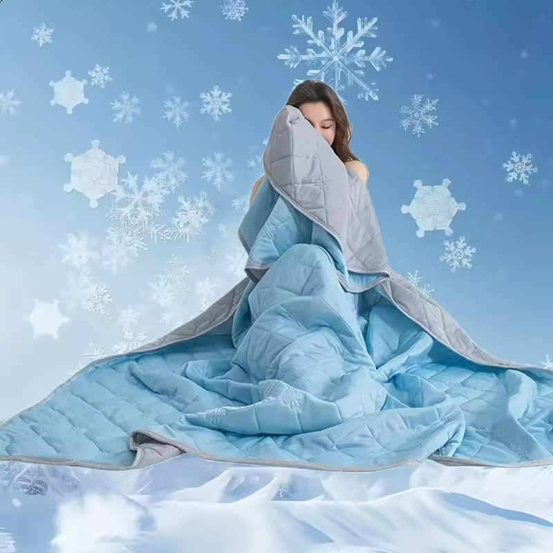 Experience cool sleep with this unisex lightweight summer duvet. Soft, breathable bedding for warm nights.