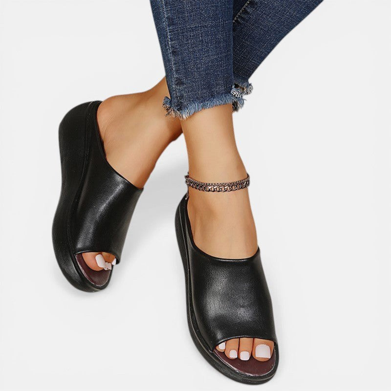 Summer-ready Tahnee women's orthopaedic sandals, offering casual style and supportive comfort footwear.