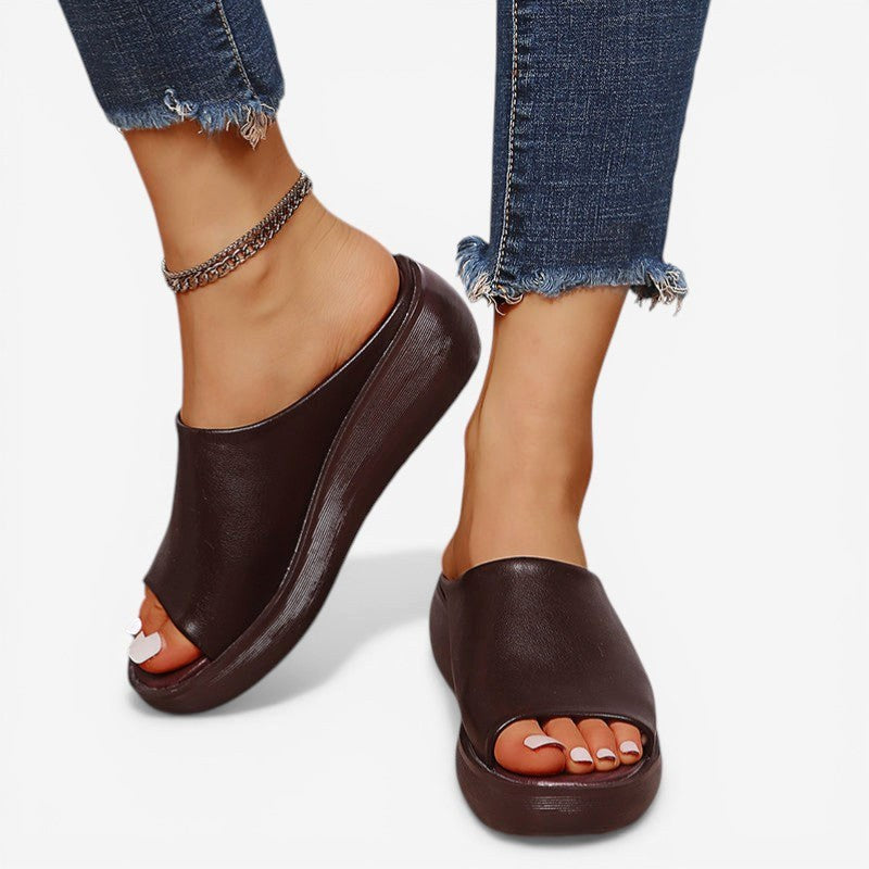 Stylish Tahnee women's orthopaedic sandals, versatile for casual everyday wear and summer comfort.