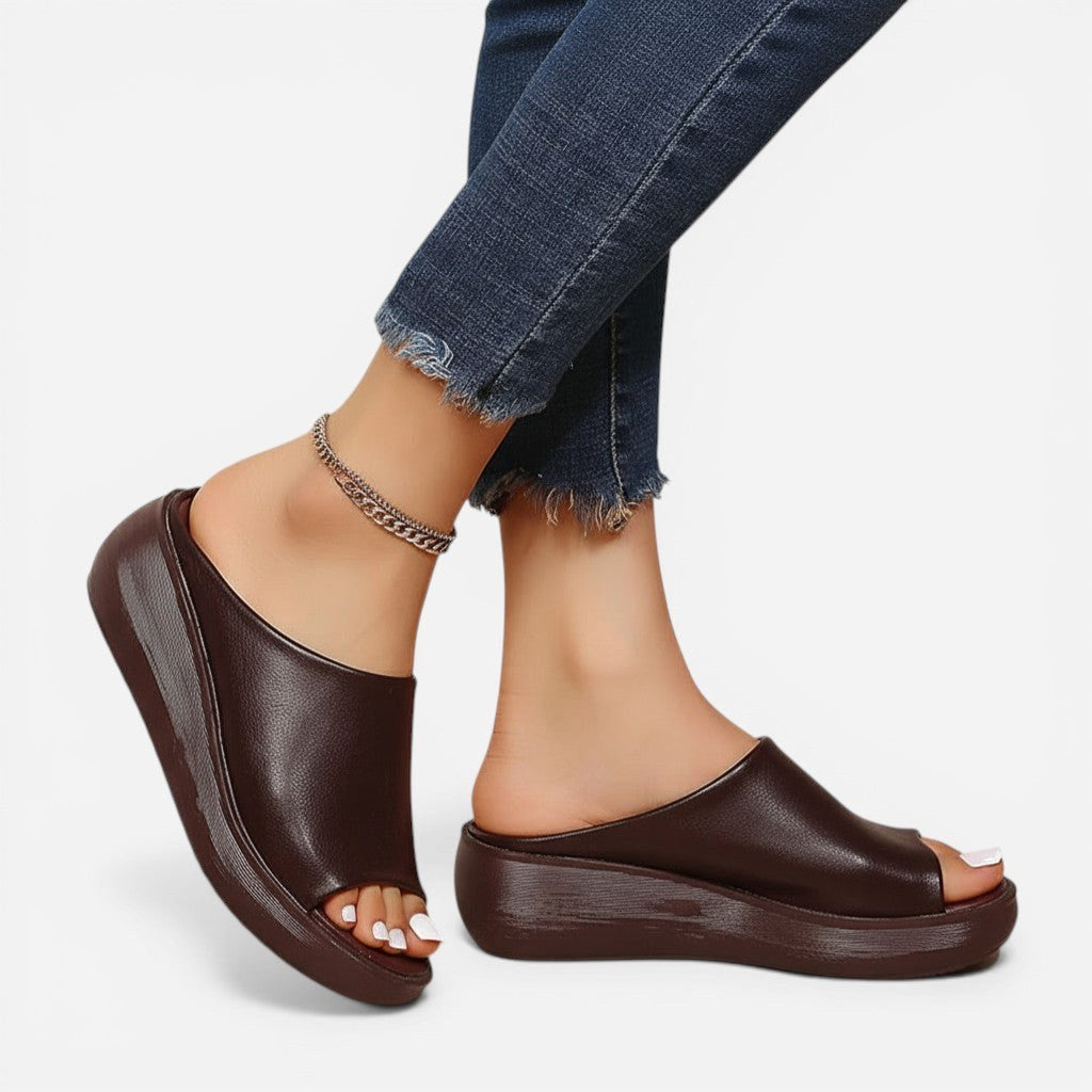 Close-up of Tahnee women's orthopaedic sandals, featuring comfortable, durable materials for everyday wear.