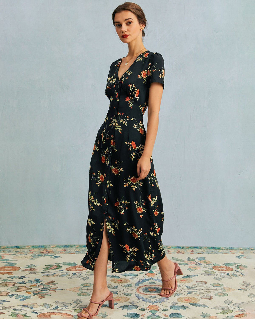 Women's elegant floral V-neck short-sleeve maxi dress. Perfect for summer events & date nights.