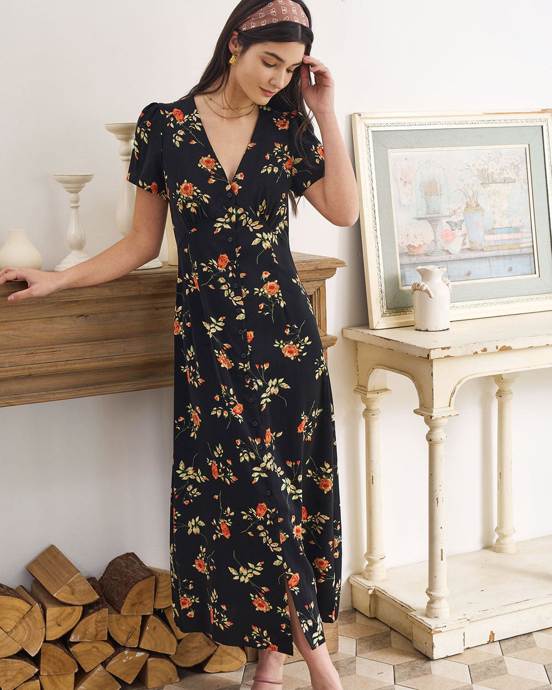 Chic women's floral V-neck maxi dress, short-sleeve design. Great for warm weather & special events.