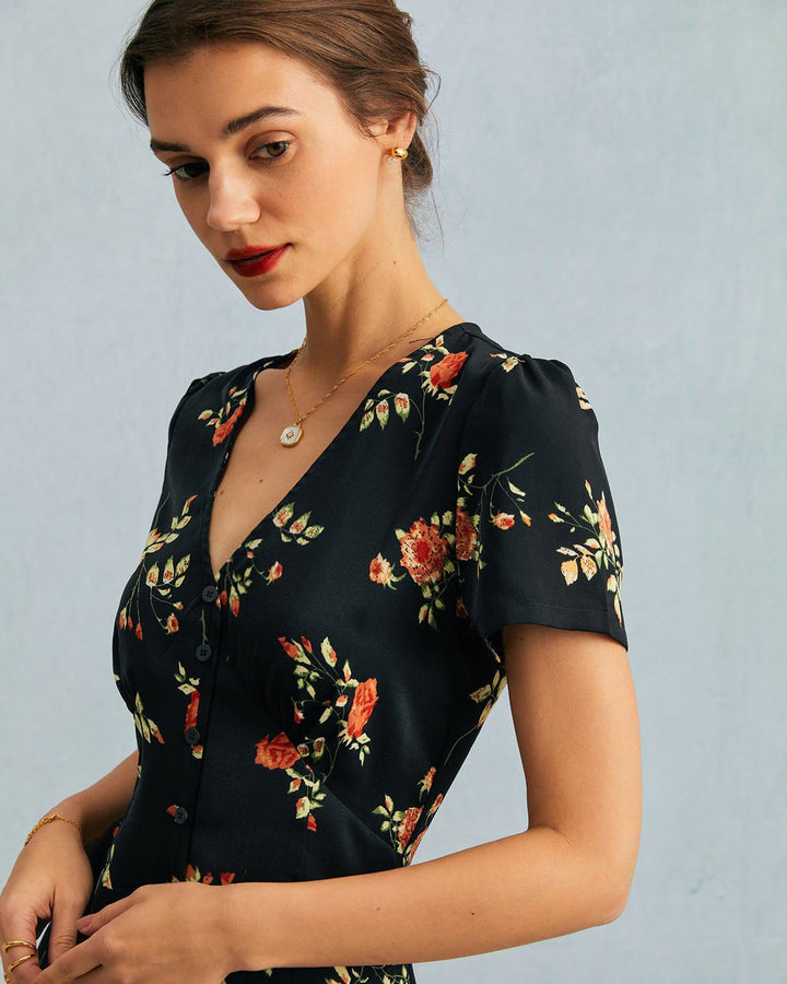 Flowy women's floral print V-neck maxi dress with short sleeves. Ideal for summer casual or event wear.