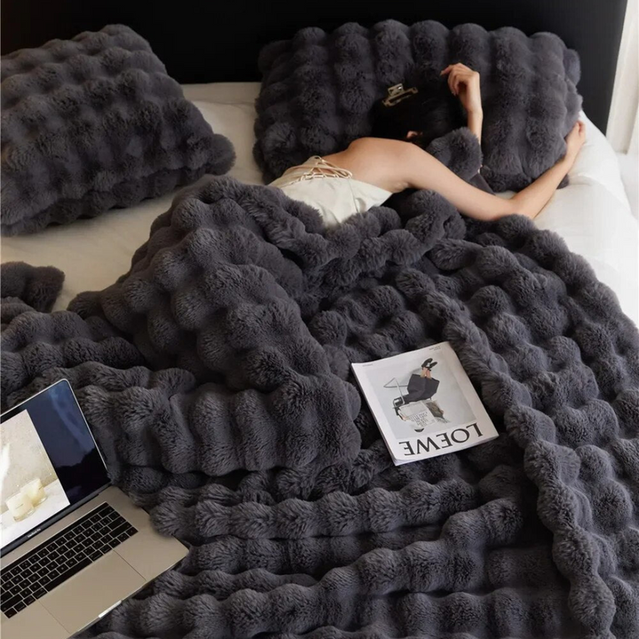 Luxurious soft plush throw blanket, ideal for cozy comfort & warmth in any season. Machine washable.