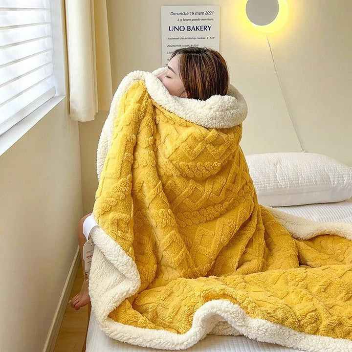 Double-sided lambswool & fleece blanket, extra soft, warm, and insulated for cozy winter comfort.