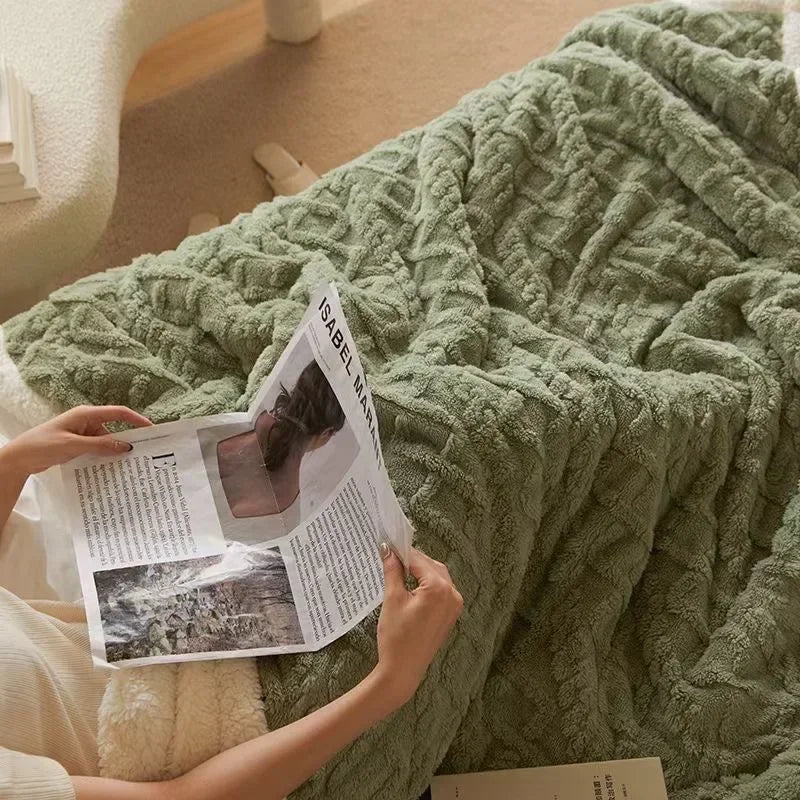 Insulated winter lambswool & fleece blanket, perfect for cozy warmth in any bedroom setting.