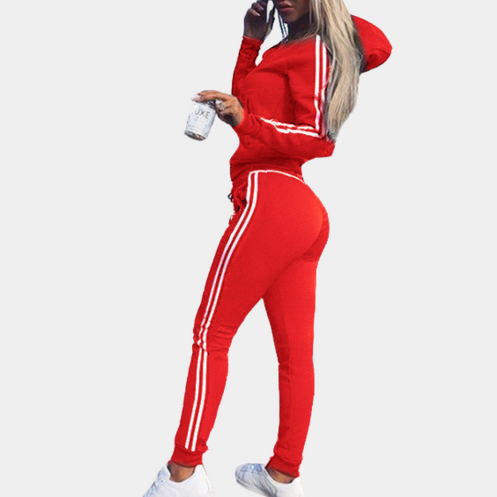 Trendy women's Sienna casual outfit: a versatile 2-piece hoodie & pant set for ultimate comfort & style.